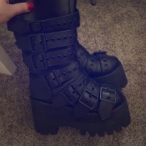 Platform boots